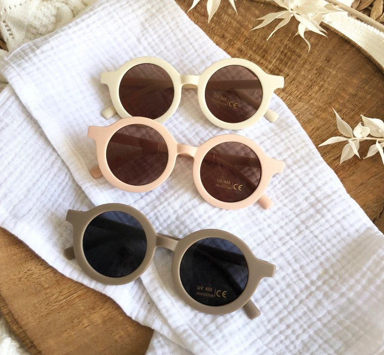 Retro baby round sunnies with 100% UV protection