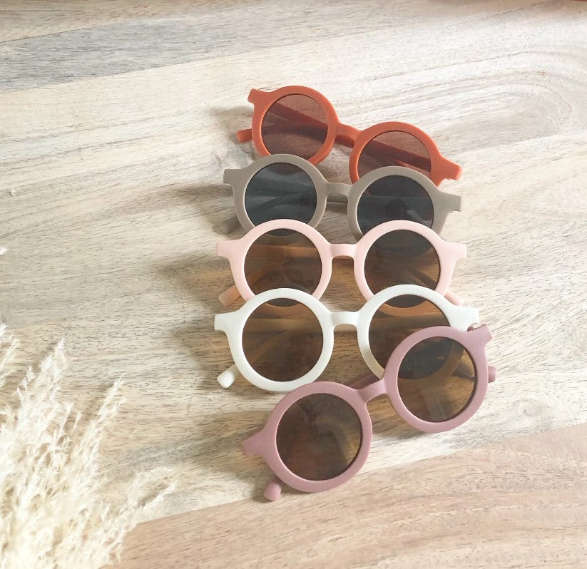 Retro baby round sunnies with 100% UV protection