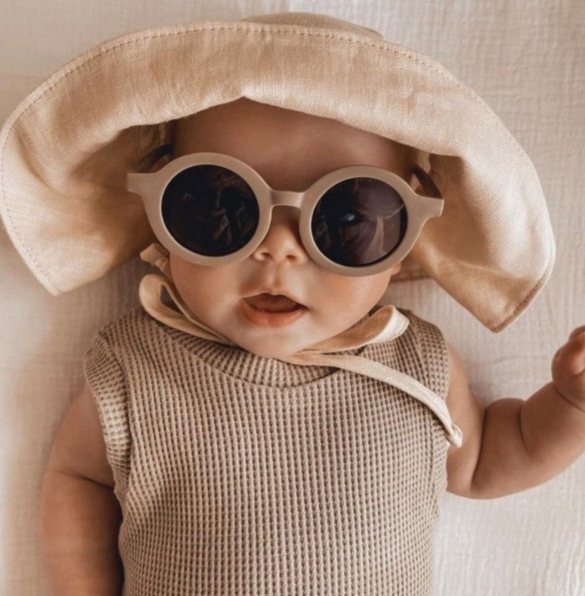 Retro baby round sunnies with 100% UV protection