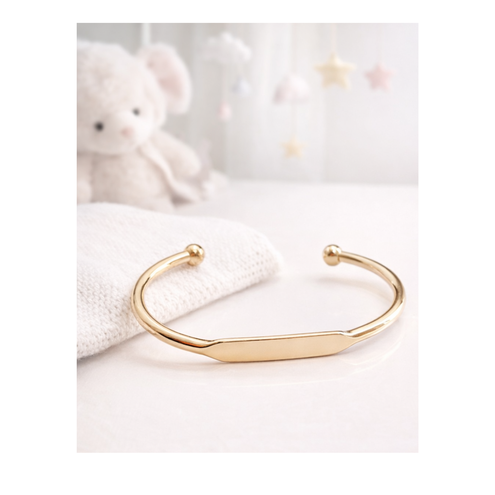 Babies/childrens gold cuff bangle