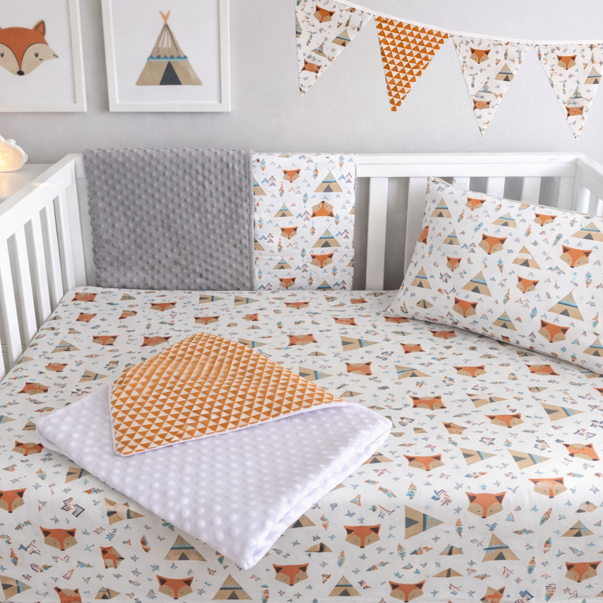 Double sided cot or toddler bedding set WOODLAND WANDERER